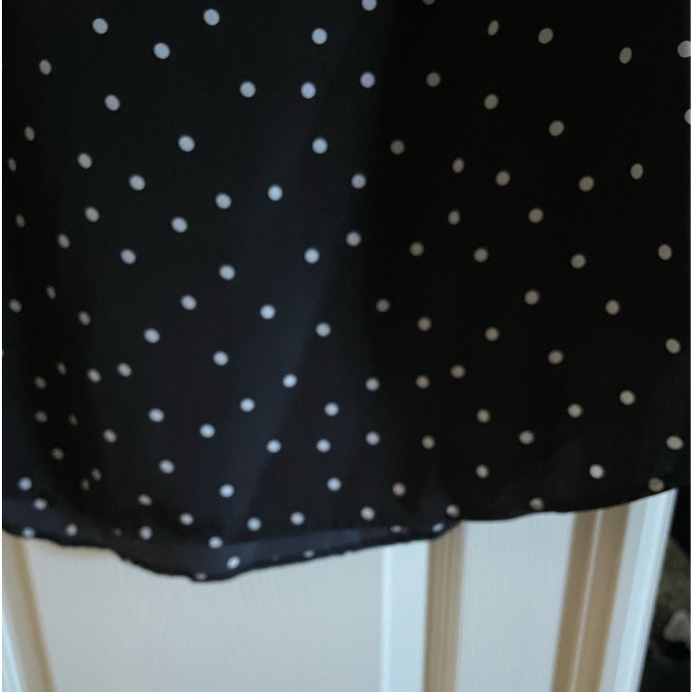 2/$15 Ann Taylor Black with white dots sleeveless top, Sz M - Picture 15 of 15